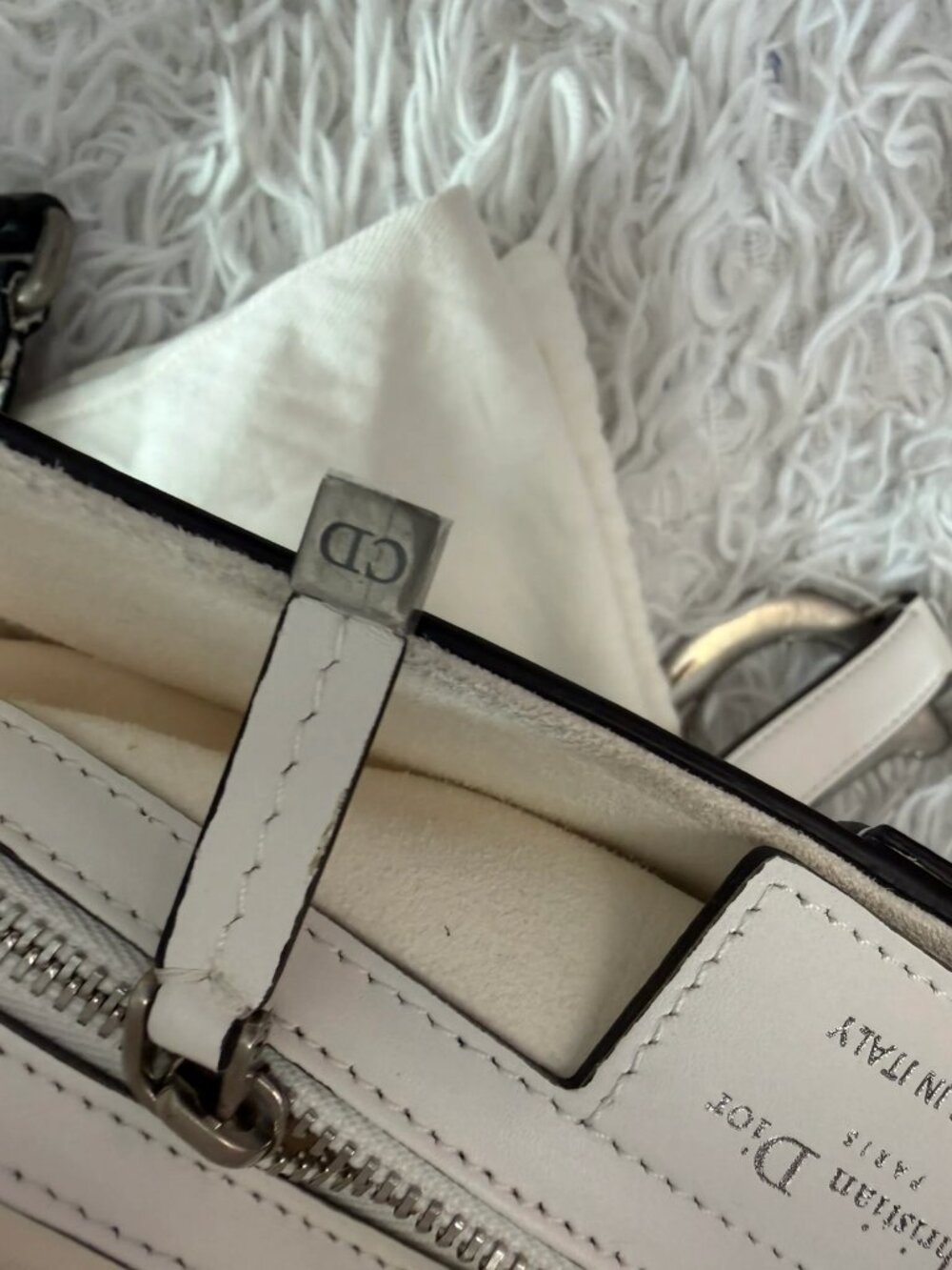 Christian Dior White Calfskin Saddle Bag - Picture 4 of 12